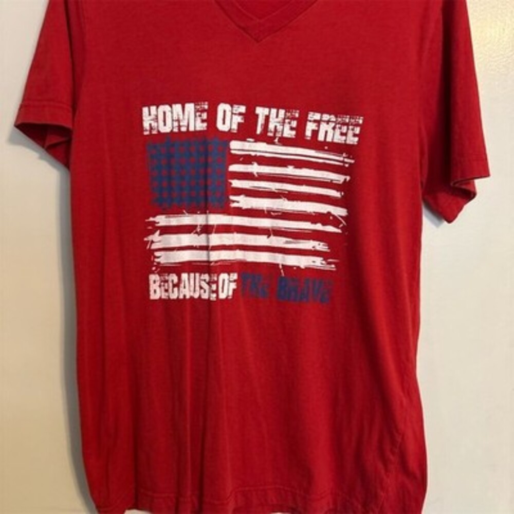 LA Pop Art T-Shirt M Red V-Neck American Flag Graphic Patriotic USA independence